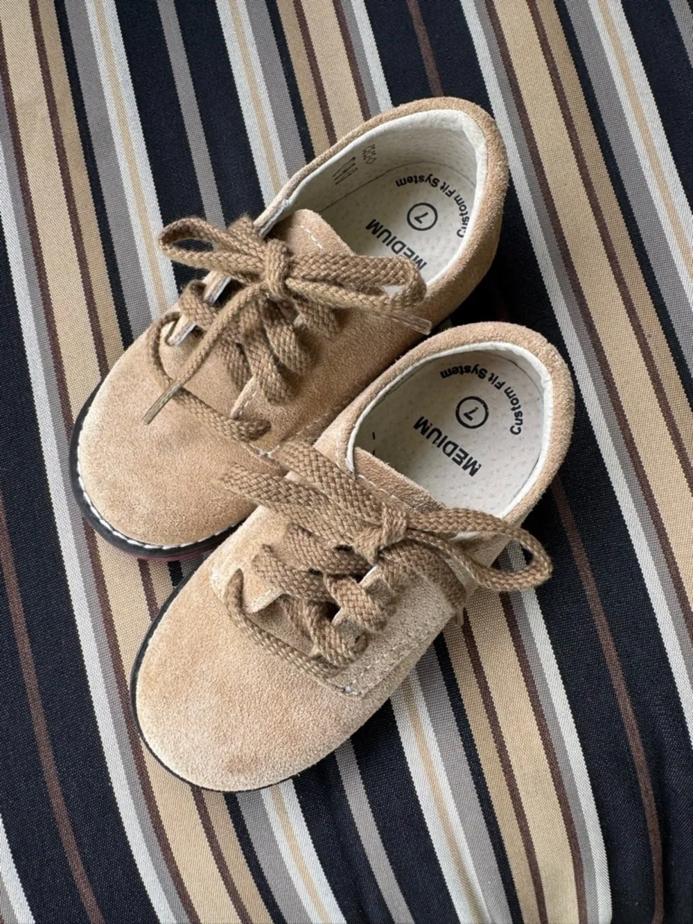 FootMates Kids Suede Lace-Up Dress Shoes in Tan